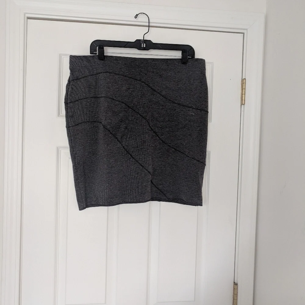 Simply Vera by Vera Wang skirt